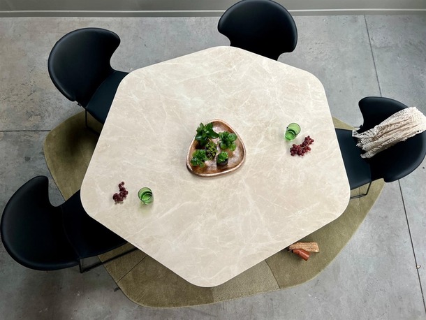 Christl Dekimpe Cronos eetkamertafel met keramisch blad (hexagon) - 3